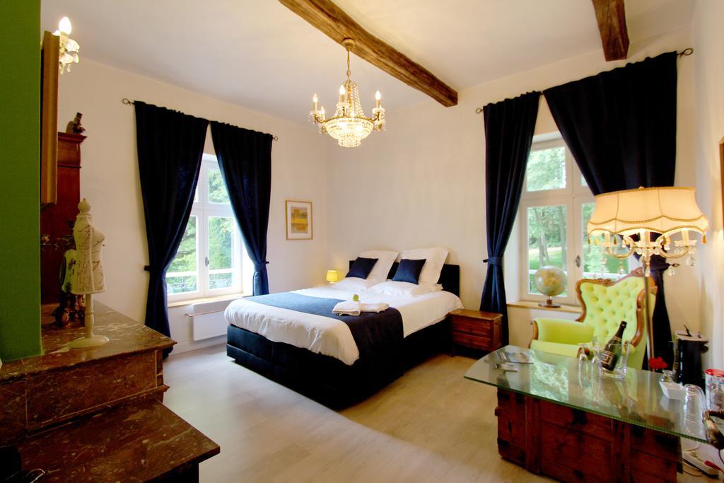 Château D' Aviette Givet Quarto foto